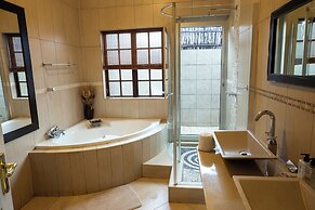 Waterfalls Boutique Hotel