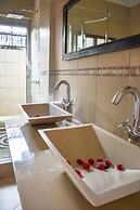 Waterfalls Boutique Hotel
