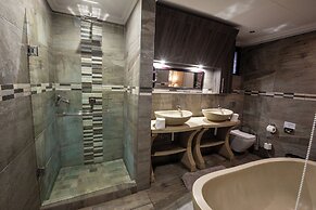 Waterfalls Boutique Hotel