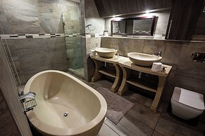 Waterfalls Boutique Hotel