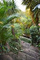 Waterfalls Boutique Hotel