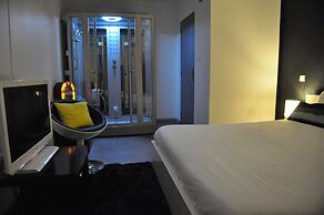 Hotel M