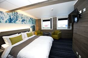 Svalbard Hotell - Polfareren