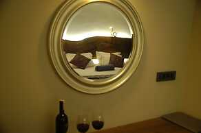 West Pera Hotel