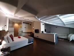 West Pera Hotel