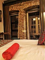 West Pera Hotel