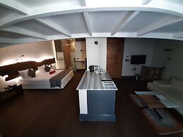 West Pera Hotel