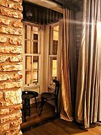 West Pera Hotel