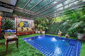 Mayfair Lagoon