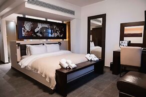 12 Months Luxury Resort