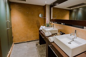 12 Months Luxury Resort