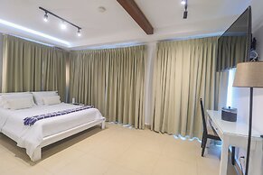 Marina Hotel at Shelter Bay