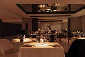 Rixos The Palm Hotel & Suites