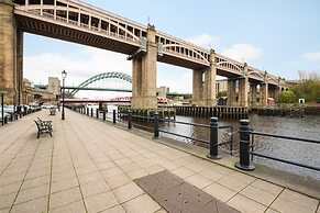 Ramada Encore by Wyndham Newcastle-Gateshead