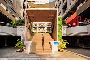 S33 Compact Hotel