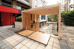 S33 Compact Hotel