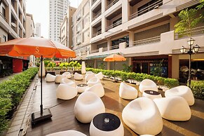 S33 Compact Hotel