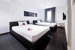 S33 Compact Hotel
