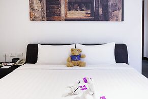 S33 Compact Hotel