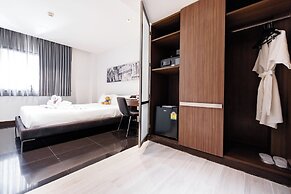 S33 Compact Hotel