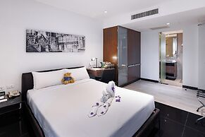 S33 Compact Hotel