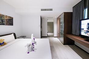 S33 Compact Hotel
