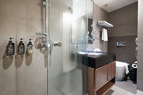 S33 Compact Hotel
