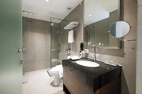 S33 Compact Hotel