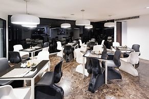 S33 Compact Hotel