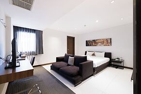 S33 Compact Hotel