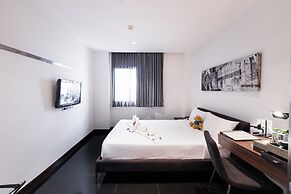 S33 Compact Hotel