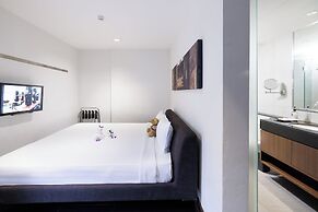 S33 Compact Hotel