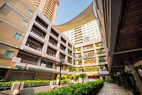 S33 Compact Hotel