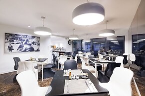 S33 Compact Hotel