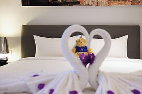 S33 Compact Hotel