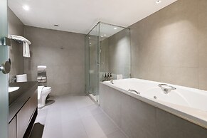 S33 Compact Hotel