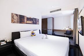 S33 Compact Hotel