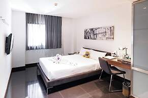 S33 Compact Hotel