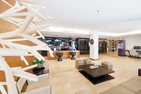 S33 Compact Hotel