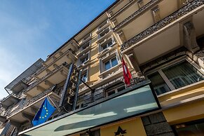 Hotel Alpina