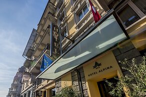 Hotel Alpina