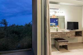 Artemis Room