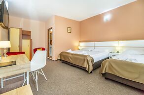 Long Street Hotel