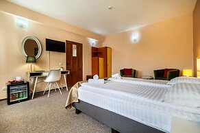 Long Street Hotel