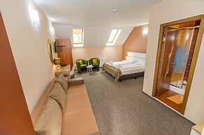 Long Street Hotel