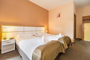 Long Street Hotel