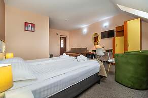 Long Street Hotel