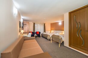 Long Street Hotel
