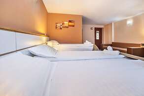 Long Street Hotel