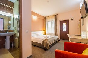 Long Street Hotel